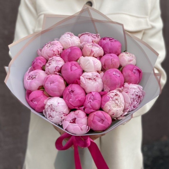 Розовый микс из 25 пионов